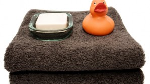 low cost travel tips showers